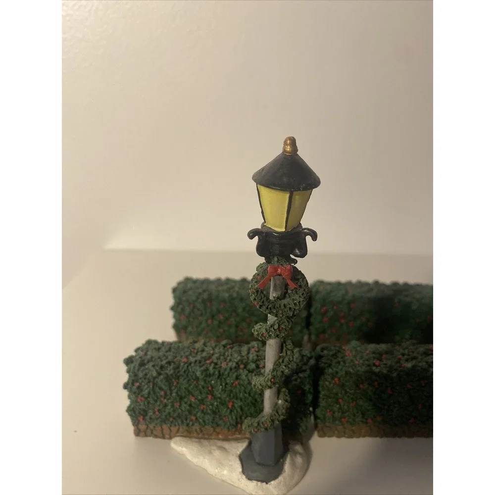 St. Nicholas Square Street Lamp Post & Hedges Village Collection Set Of 6